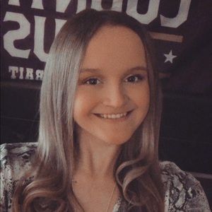 Meet your Posher, Katelyn